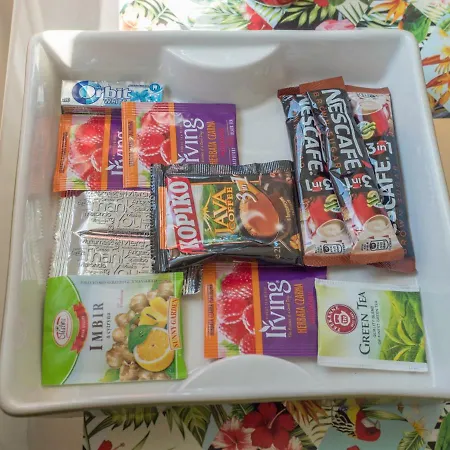 Sleep In Apartment *